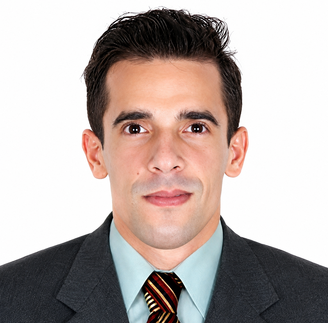 Portrait of Ivan Carmenates Garcia, the developer behind FluidEQ